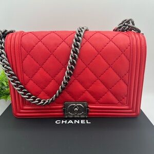 Chanel Red Quilted Chain boy Bag medium ❤️